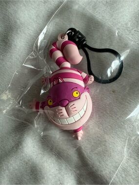 Disney Alice in Wonderland Cheshire Cat 3D Foam Keychain- NIP